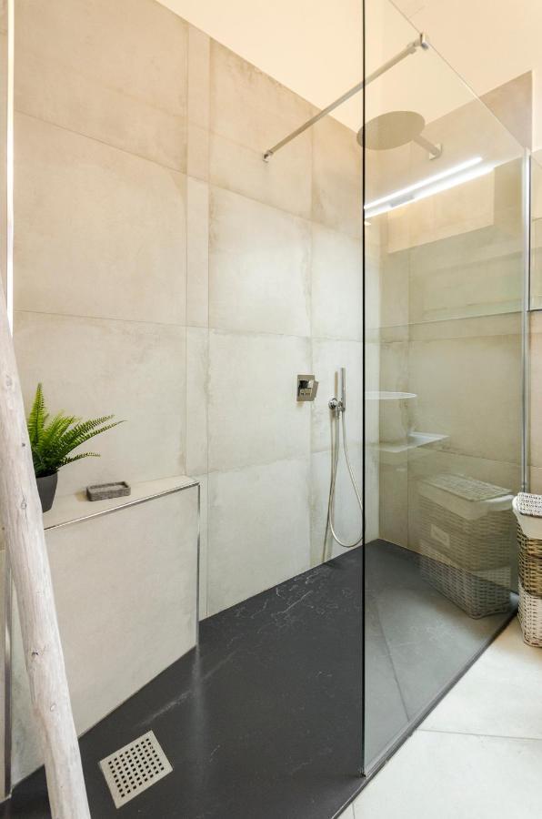 Cartoleria Suite: Spazioso, Moderno E Centrale Bolonha Exterior foto